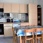 Nefelejcs Apartmanhaz Денешдиаш