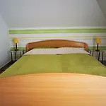 Nefelejcs Apartmanhaz Денешдиаш