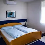 Nefelejcs Apartmanhaz * Gyenesdiás