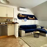 Nefelejcs Apartmanhaz Апартаменты *