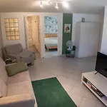 Nefelejcs Apartmanhaz Gyenesdias