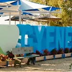 Nefelejcs Apartmanhaz Денешдиаш