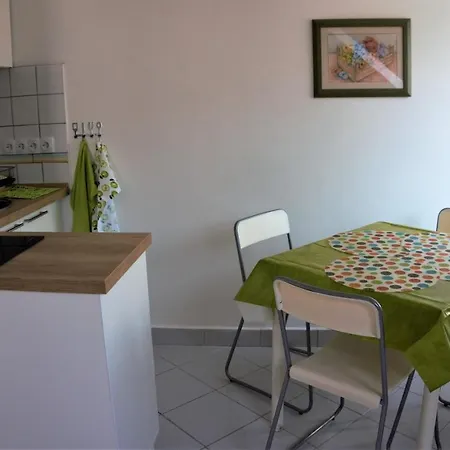 Nefelejcs Apartmanhaz * Gyenesdiás