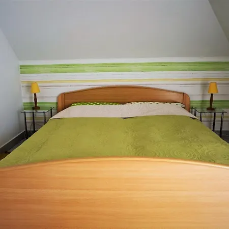 Nefelejcs Apartmanhaz Gyenesdias