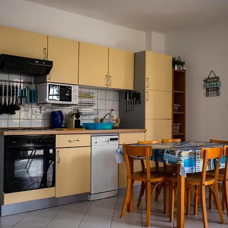 شقة Nefelejcs Apartmanhaz Gyenesdiás