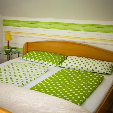 Nefelejcs Apartmanhaz Apartment Gyenesdias
