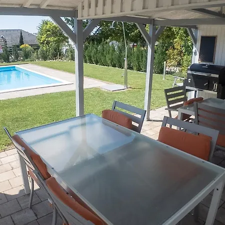 Nefelejcs Apartmanhaz Gyenesdias
