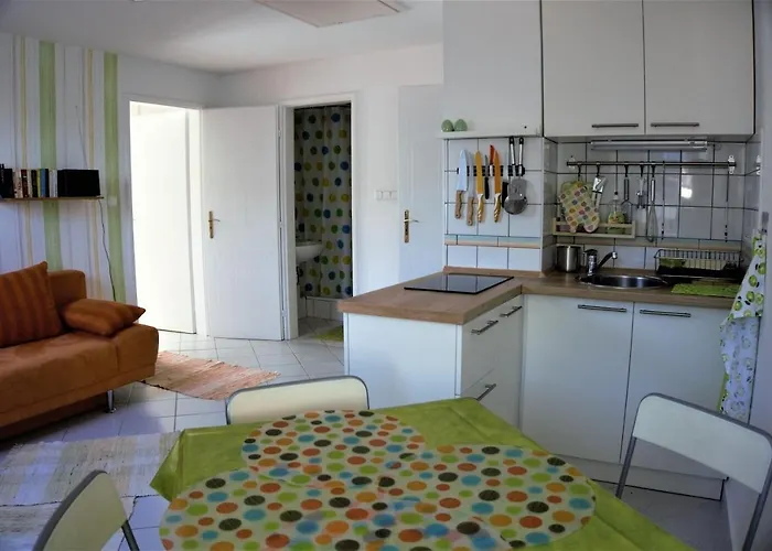 Nefelejcs Apartmanhaz *