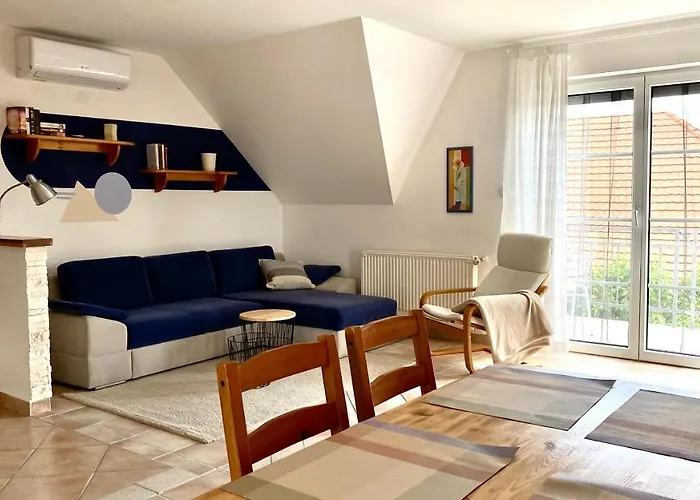 Nefelejcs Apartmanhaz Gyenesdiás